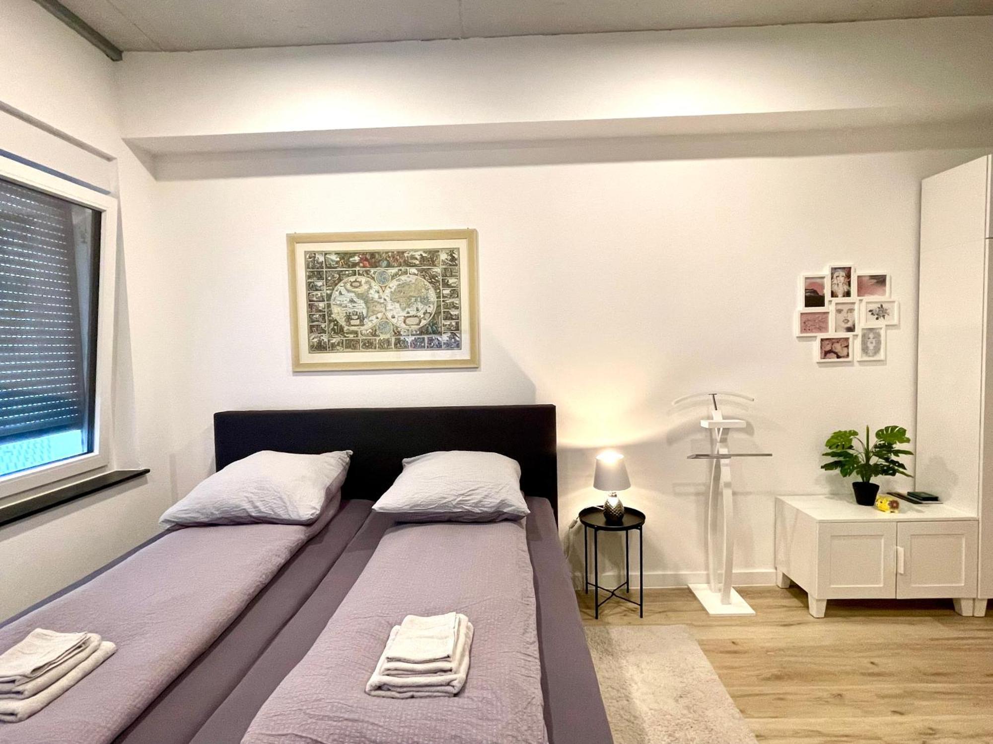 Neu Wunderschoenenes Weisses Apartament Am Schloessle Zentrum Goldstadt Pforzheim Esterno foto