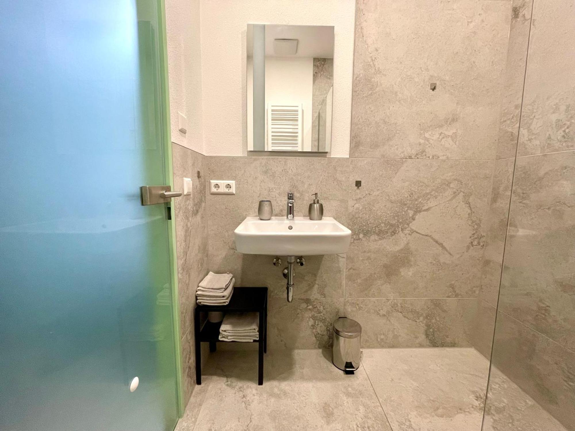 Neu Wunderschoenenes Weisses Apartament Am Schloessle Zentrum Goldstadt Pforzheim Esterno foto