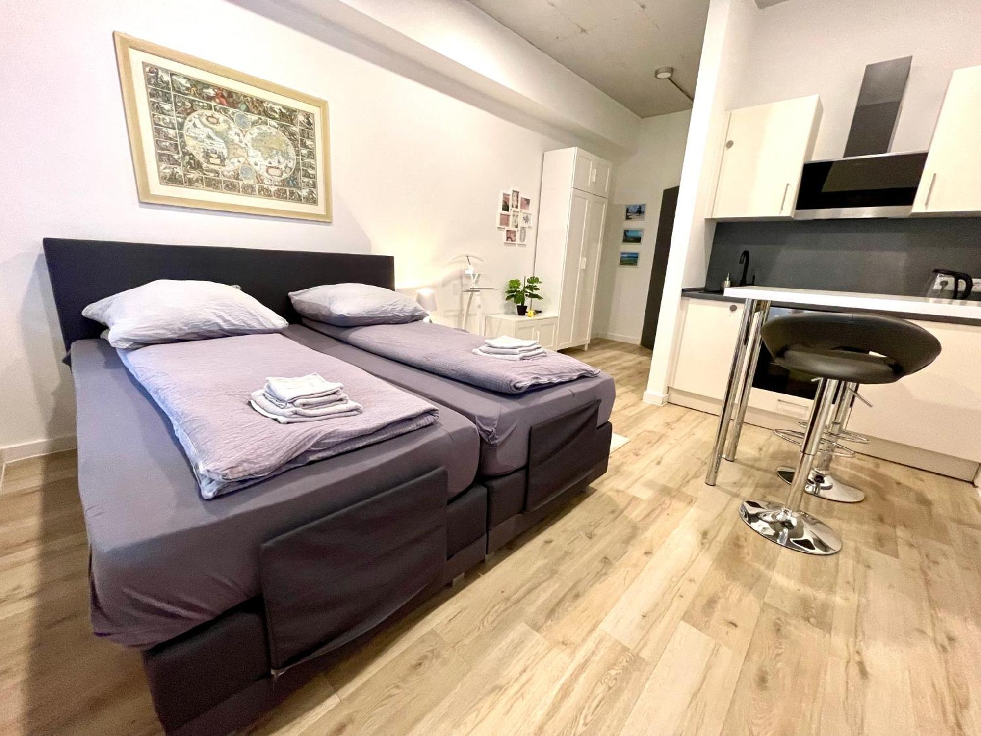 Neu Wunderschoenenes Weisses Apartament Am Schloessle Zentrum Goldstadt Pforzheim Esterno foto