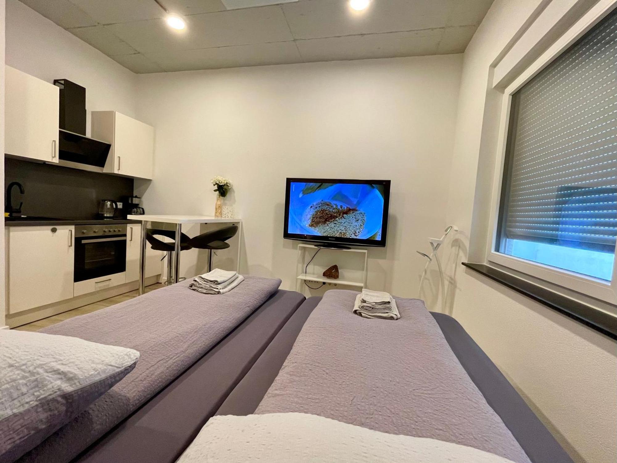 Neu Wunderschoenenes Weisses Apartament Am Schloessle Zentrum Goldstadt Pforzheim Esterno foto