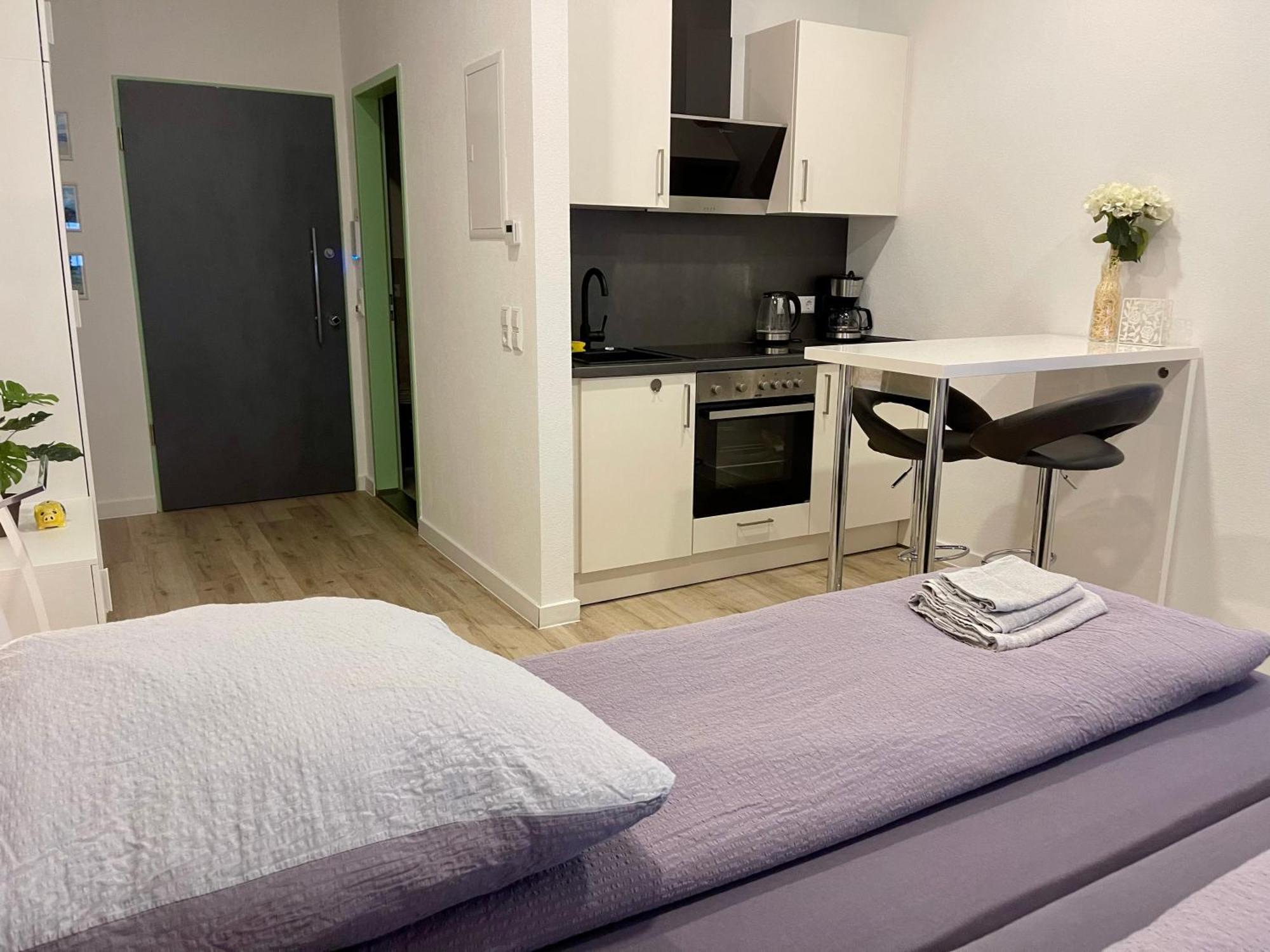 Neu Wunderschoenenes Weisses Apartament Am Schloessle Zentrum Goldstadt Pforzheim Esterno foto