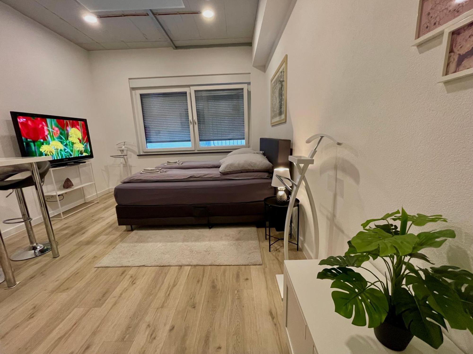 Neu Wunderschoenenes Weisses Apartament Am Schloessle Zentrum Goldstadt Pforzheim Esterno foto