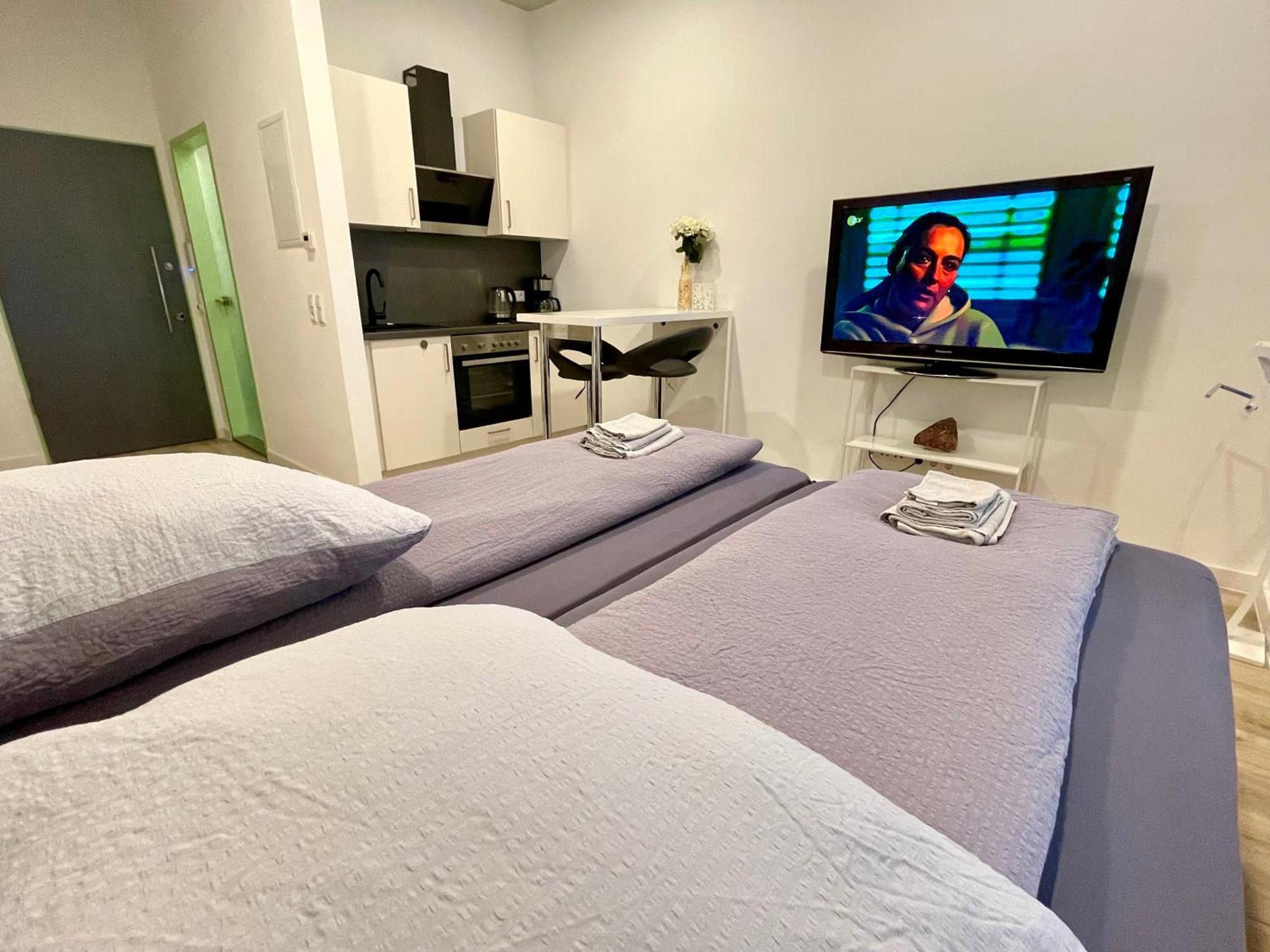 Neu Wunderschoenenes Weisses Apartament Am Schloessle Zentrum Goldstadt Pforzheim Esterno foto