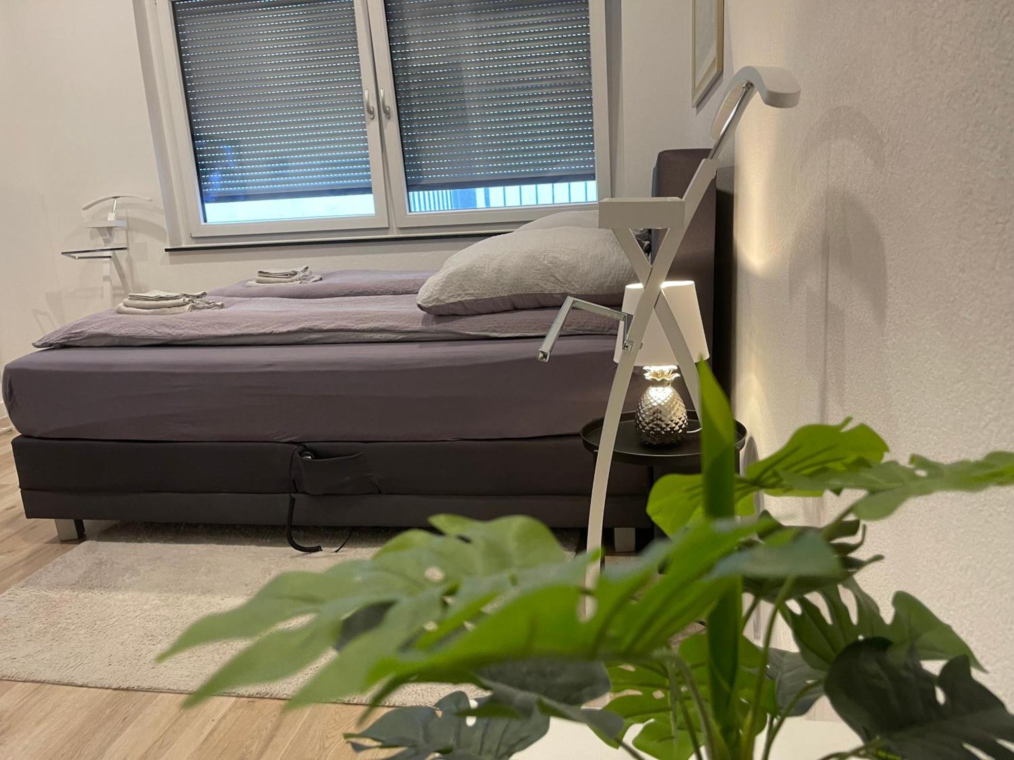 Neu Wunderschoenenes Weisses Apartament Am Schloessle Zentrum Goldstadt Pforzheim Esterno foto