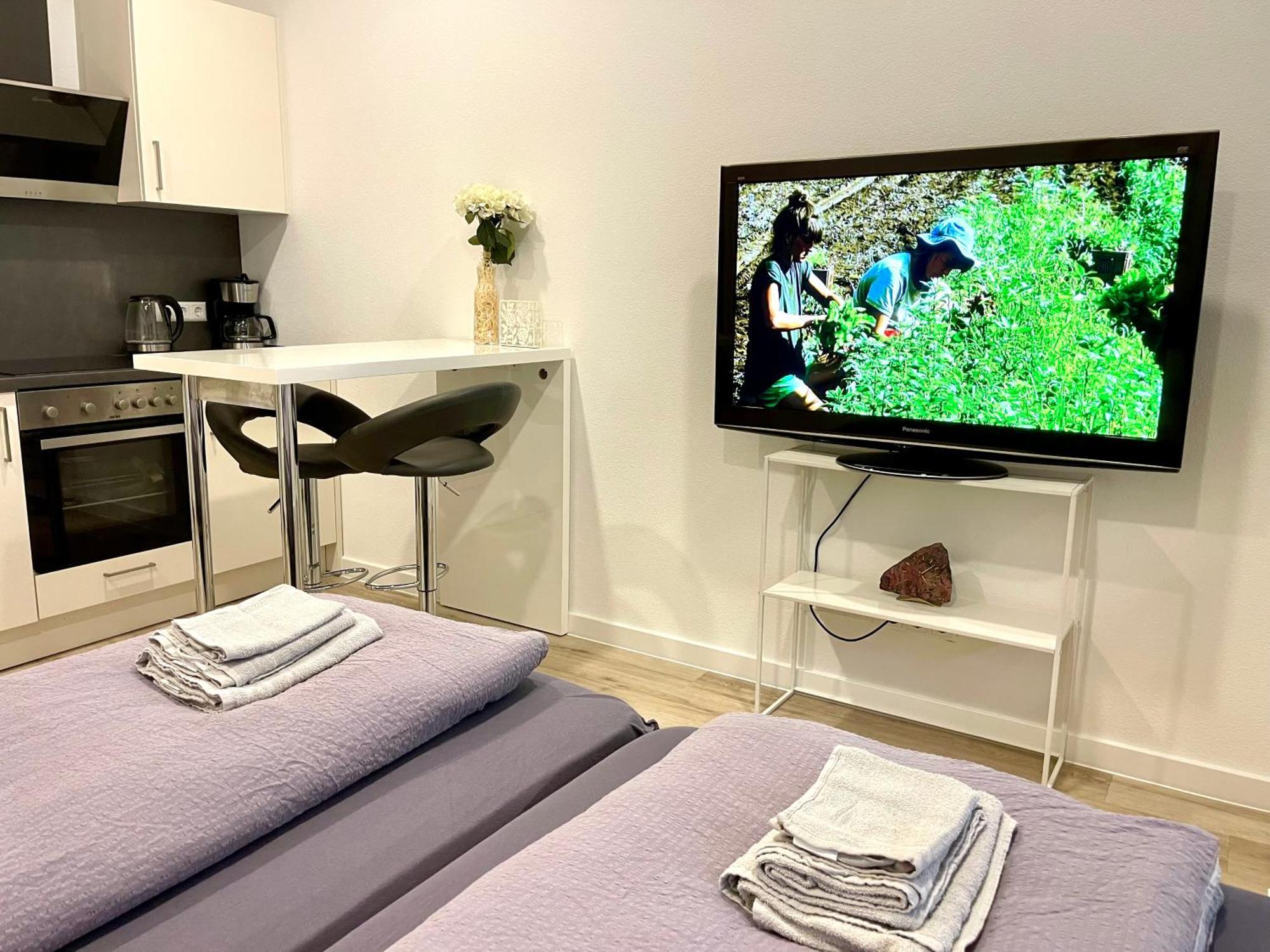 Neu Wunderschoenenes Weisses Apartament Am Schloessle Zentrum Goldstadt Pforzheim Esterno foto