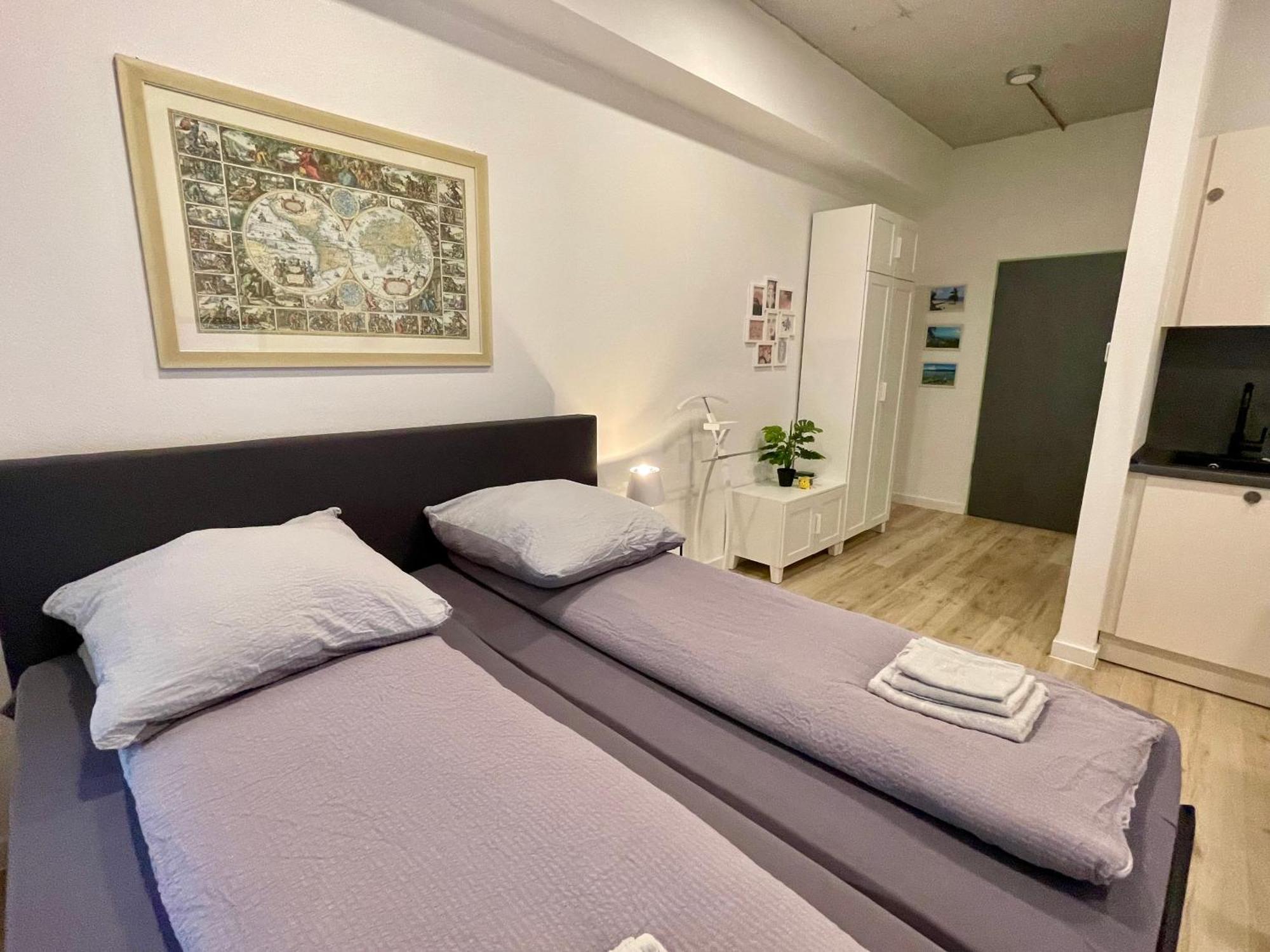 Neu Wunderschoenenes Weisses Apartament Am Schloessle Zentrum Goldstadt Pforzheim Esterno foto
