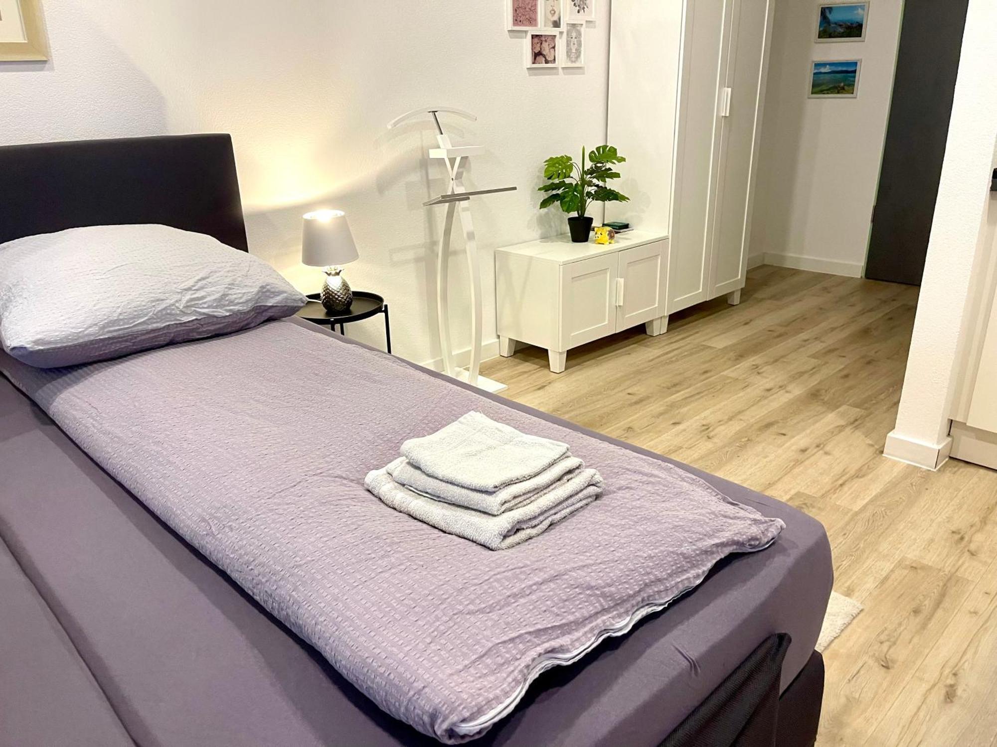 Neu Wunderschoenenes Weisses Apartament Am Schloessle Zentrum Goldstadt Pforzheim Esterno foto