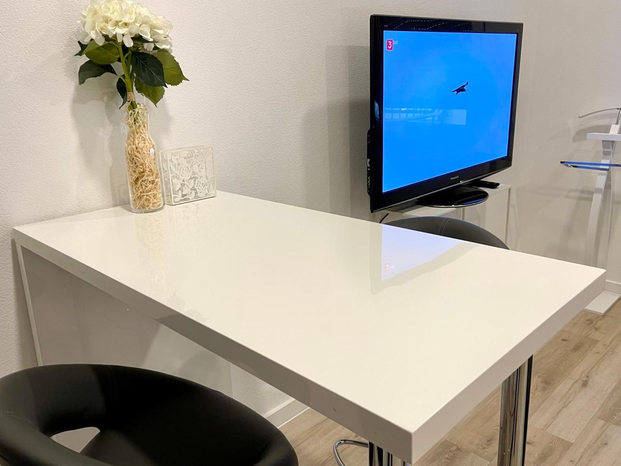 Neu Wunderschoenenes Weisses Apartament Am Schloessle Zentrum Goldstadt Pforzheim Esterno foto