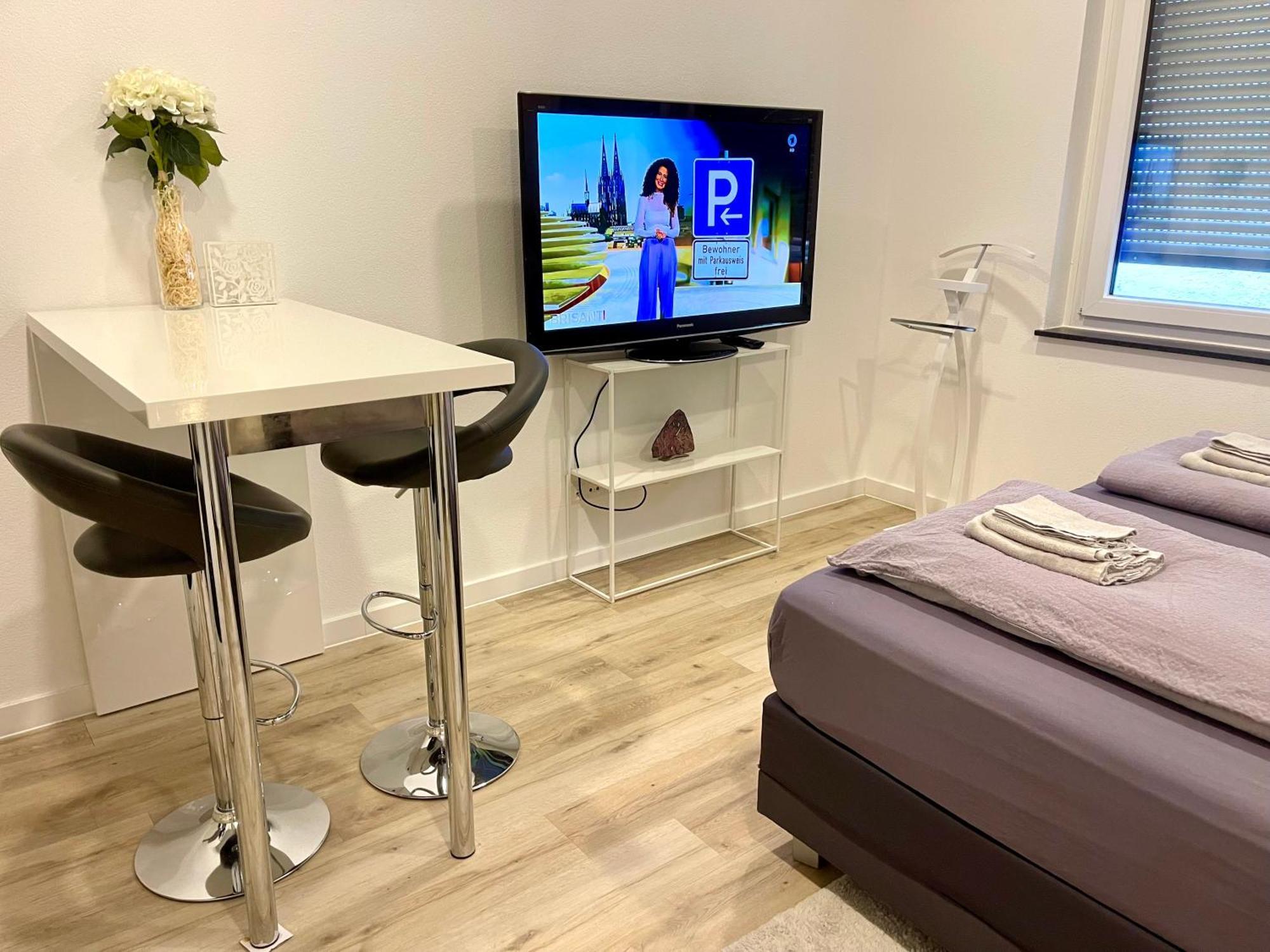Neu Wunderschoenenes Weisses Apartament Am Schloessle Zentrum Goldstadt Pforzheim Esterno foto