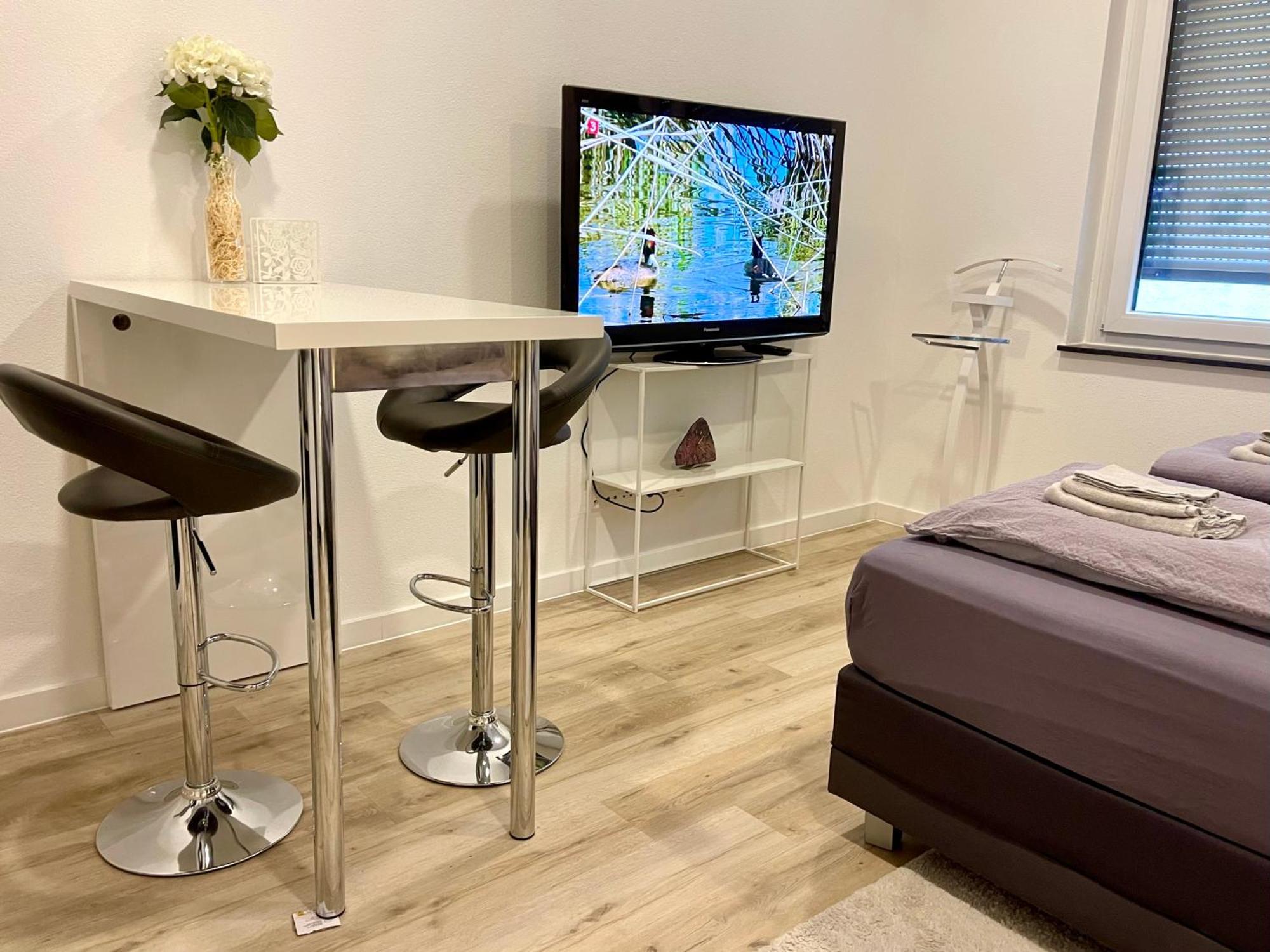 Neu Wunderschoenenes Weisses Apartament Am Schloessle Zentrum Goldstadt Pforzheim Esterno foto
