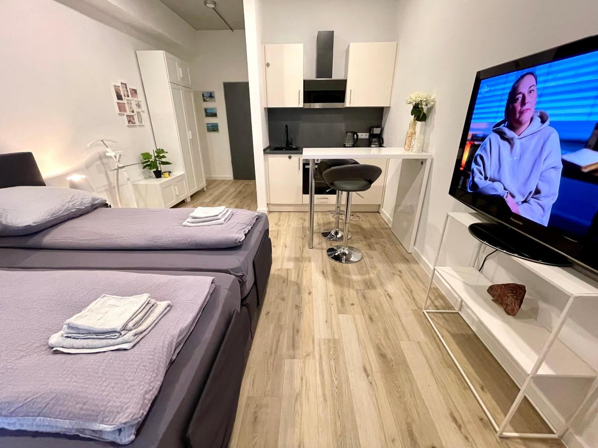 Neu Wunderschoenenes Weisses Apartament Am Schloessle Zentrum Goldstadt Pforzheim Esterno foto