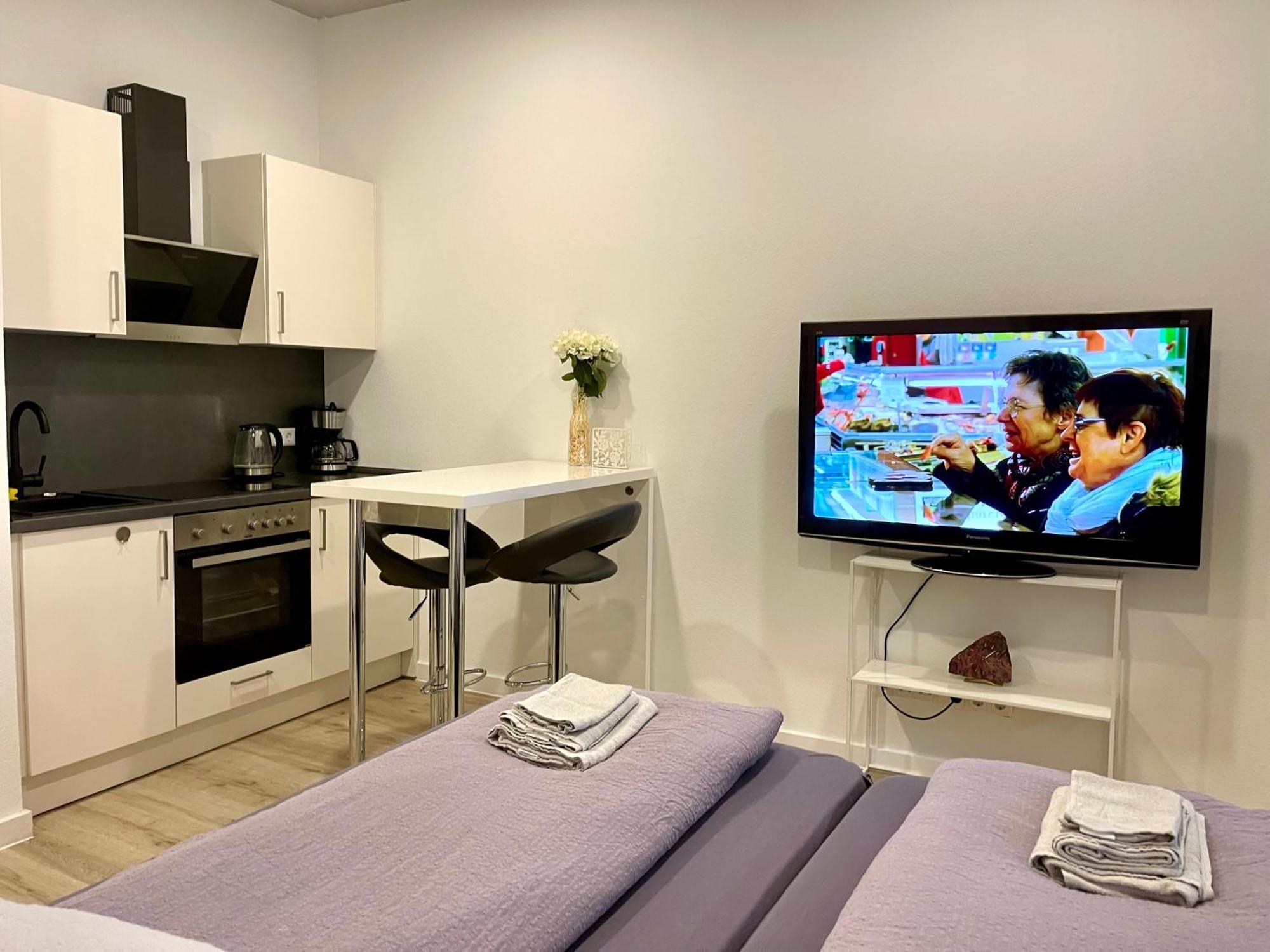 Neu Wunderschoenenes Weisses Apartament Am Schloessle Zentrum Goldstadt Pforzheim Esterno foto