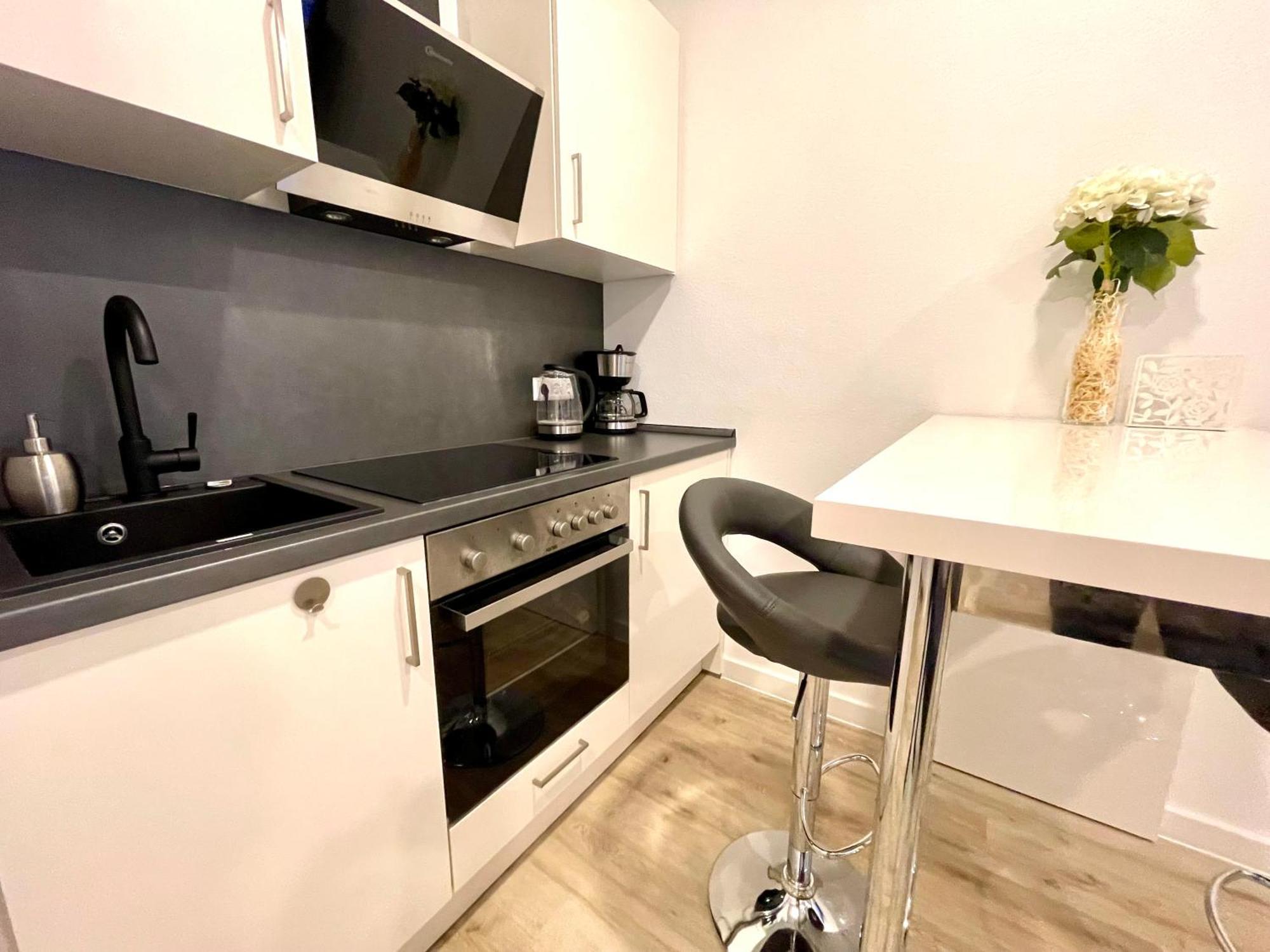 Neu Wunderschoenenes Weisses Apartament Am Schloessle Zentrum Goldstadt Pforzheim Esterno foto